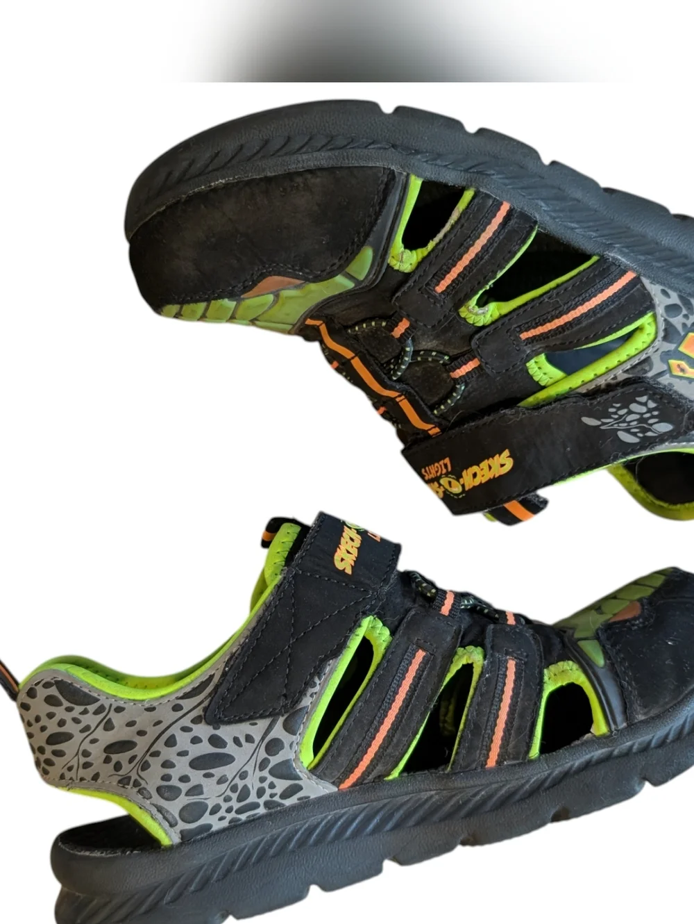 Skechers‎  Skech-O-Saurus Light Up Sneaker Blk /Lime Size 3 youth